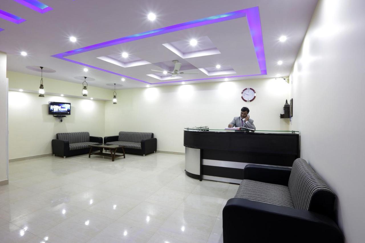 Hotel O Mahipalpur Inn New Delhi Bagian luar foto