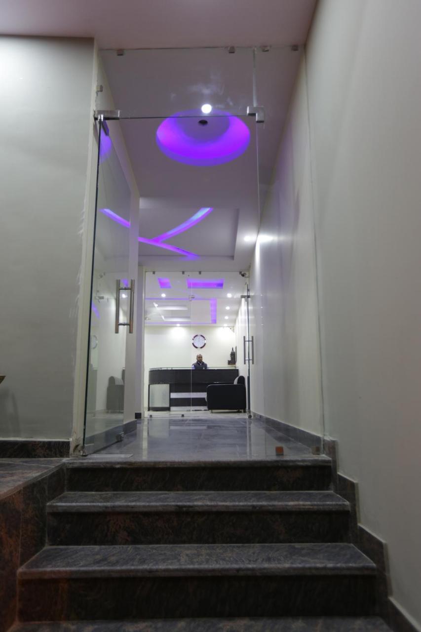 Hotel O Mahipalpur Inn New Delhi Bagian luar foto