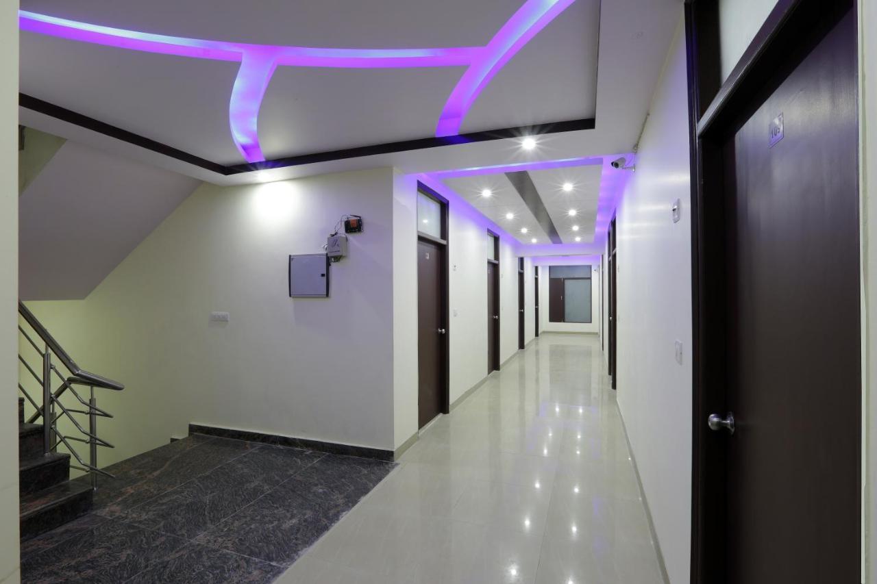 Hotel O Mahipalpur Inn New Delhi Bagian luar foto