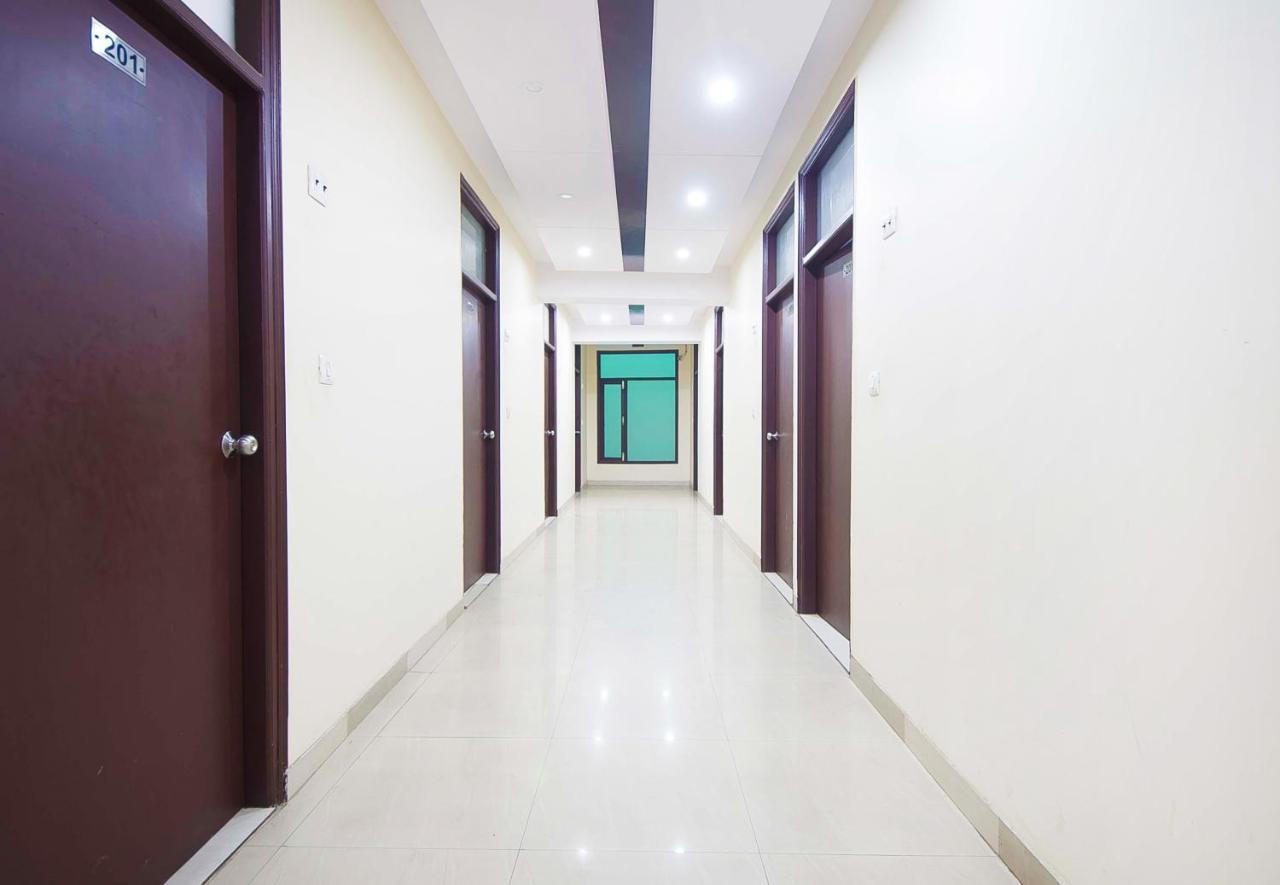 Hotel O Mahipalpur Inn New Delhi Bagian luar foto