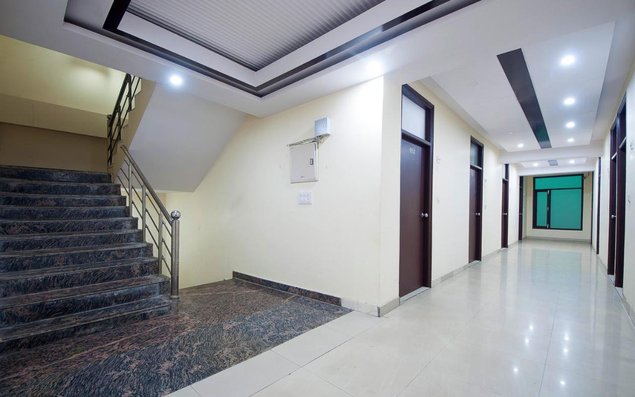 Hotel O Mahipalpur Inn New Delhi Bagian luar foto