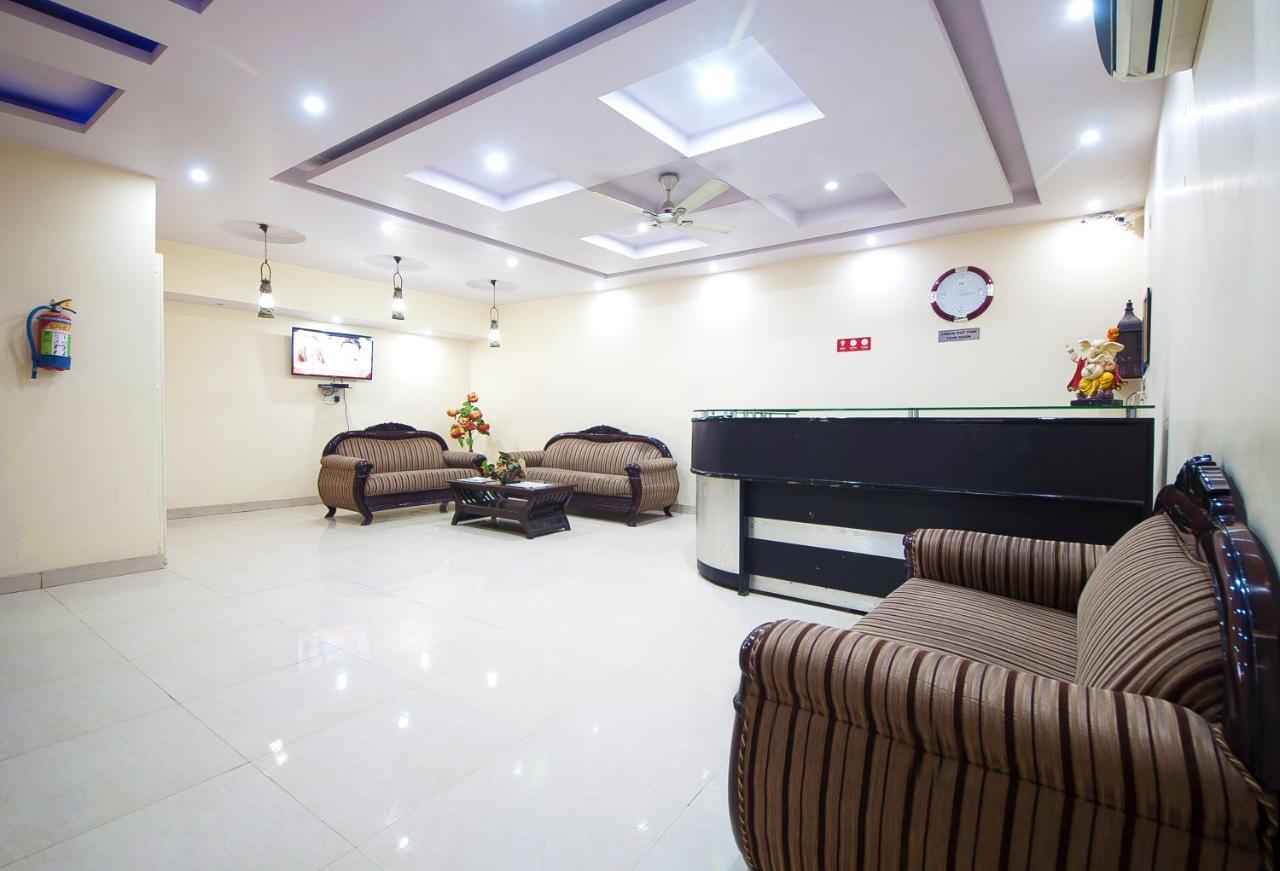 Hotel O Mahipalpur Inn New Delhi Bagian luar foto