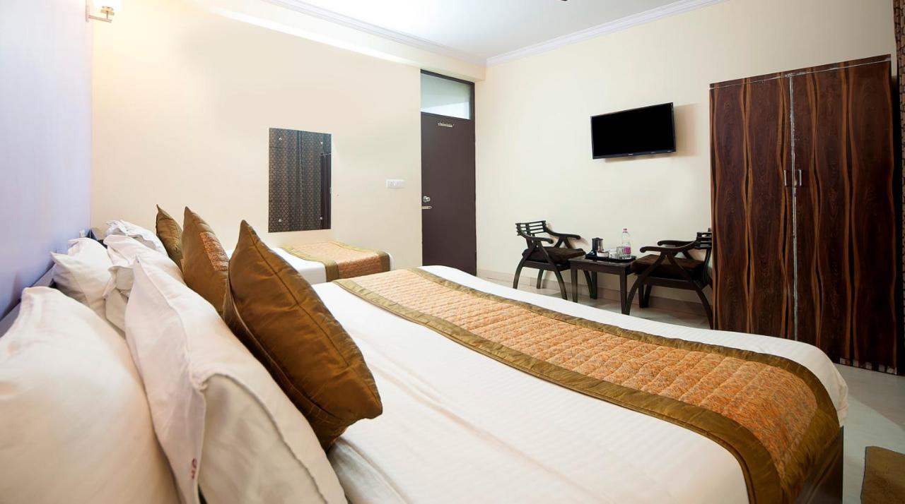 Hotel O Mahipalpur Inn New Delhi Bagian luar foto