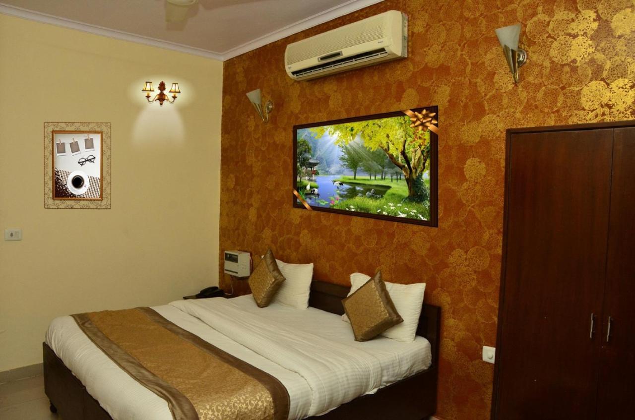 Hotel O Mahipalpur Inn New Delhi Bagian luar foto